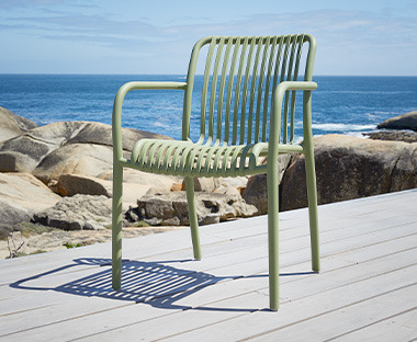 Stohovací židle v zelené barvě