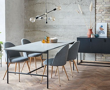 Jídelní stůl a jídelní židle