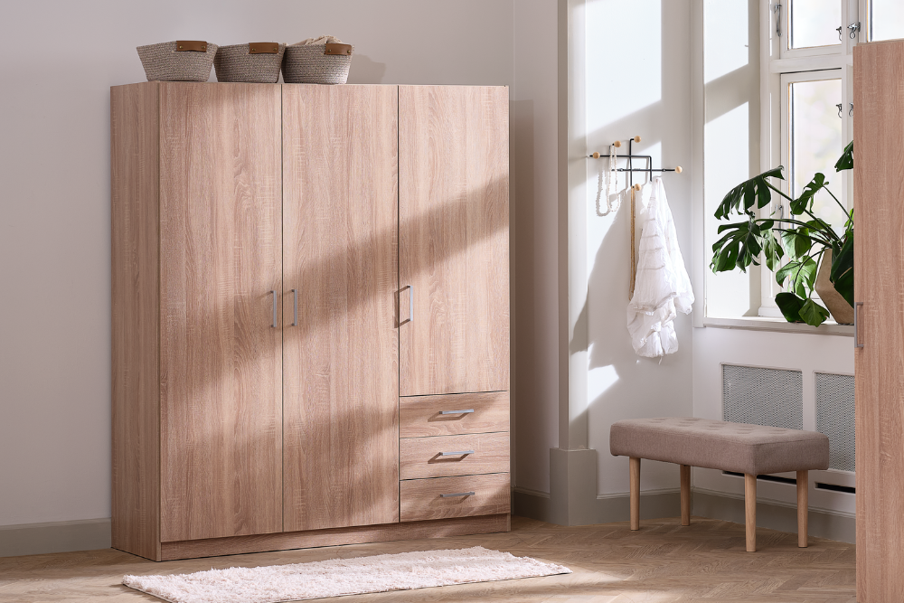 Šatní skříň FANDRUP - 4000 Kč (původně 4250 Kč)