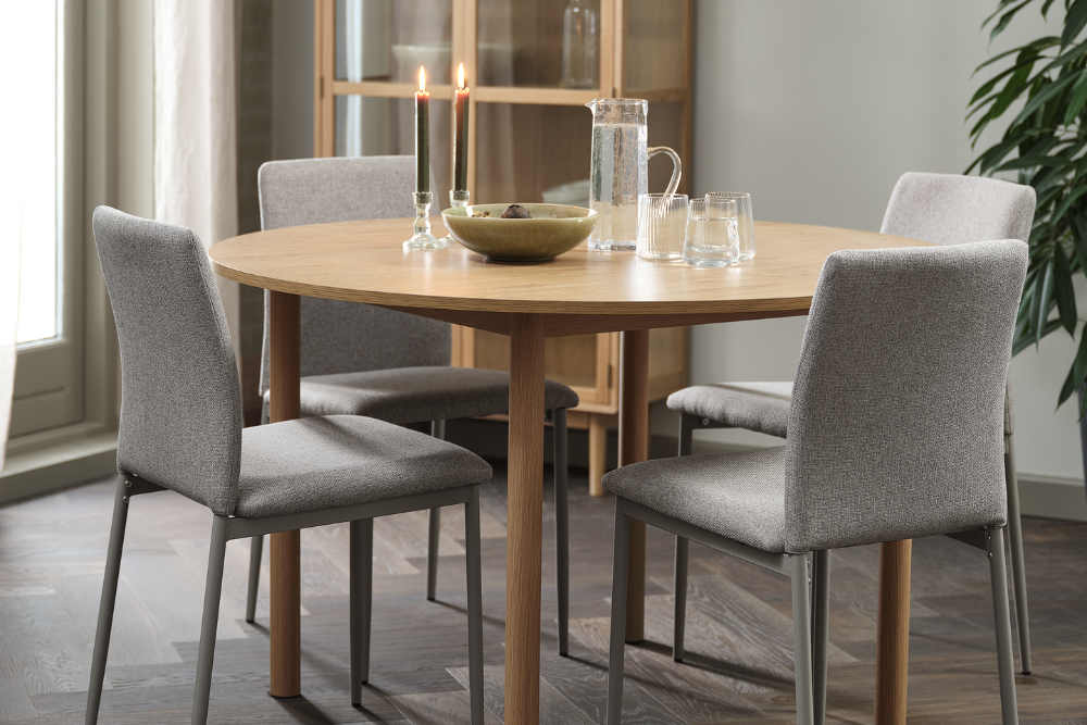 Jídelní stoly: sleva až 50 %