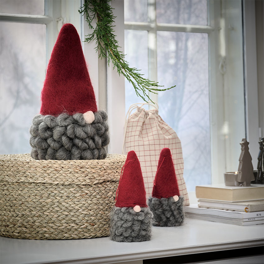 Christmas gnomes in two sizes on a windowsill