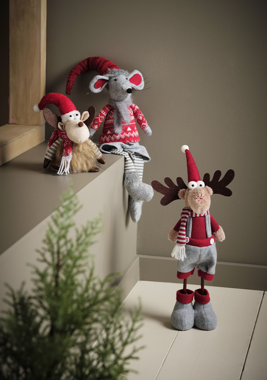 Festive Christmas reindeer and Christmas mouse 
