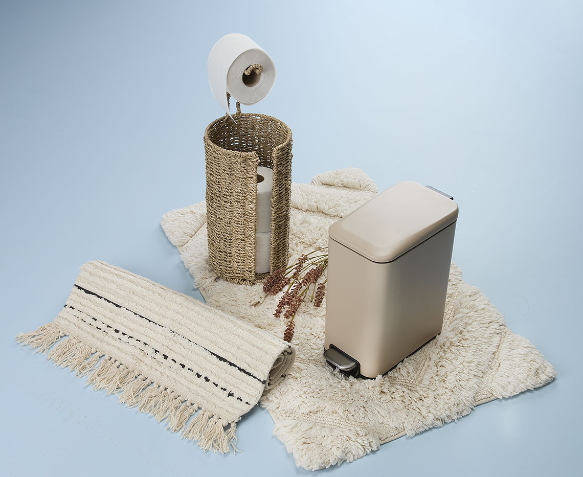 Bathmats with toilet roll holder and square toilet bin 
