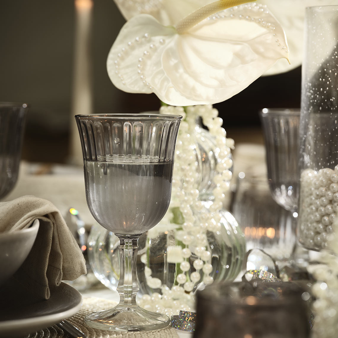 Sklenice na víno FRIDOLIN Sklenice na víno na prostřeném stole