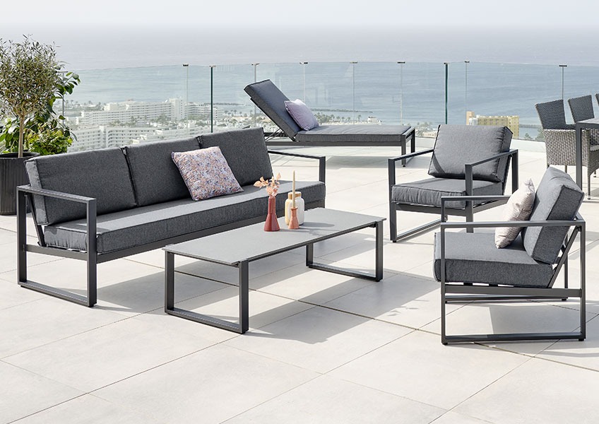 Lounge set in dark grey and sun lounger all in quick-dry material