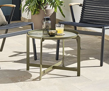 Kovový zelený zahradní stolek